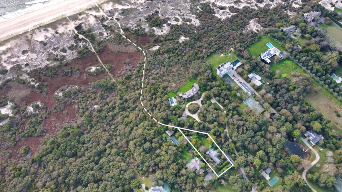 Amagansett Dunes House | Spectacular new ,oceanfront beach house with private beach access & heated pool