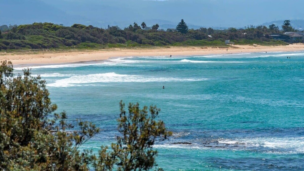 Shellharbour House | Spectacular Ocean Front home With Pool