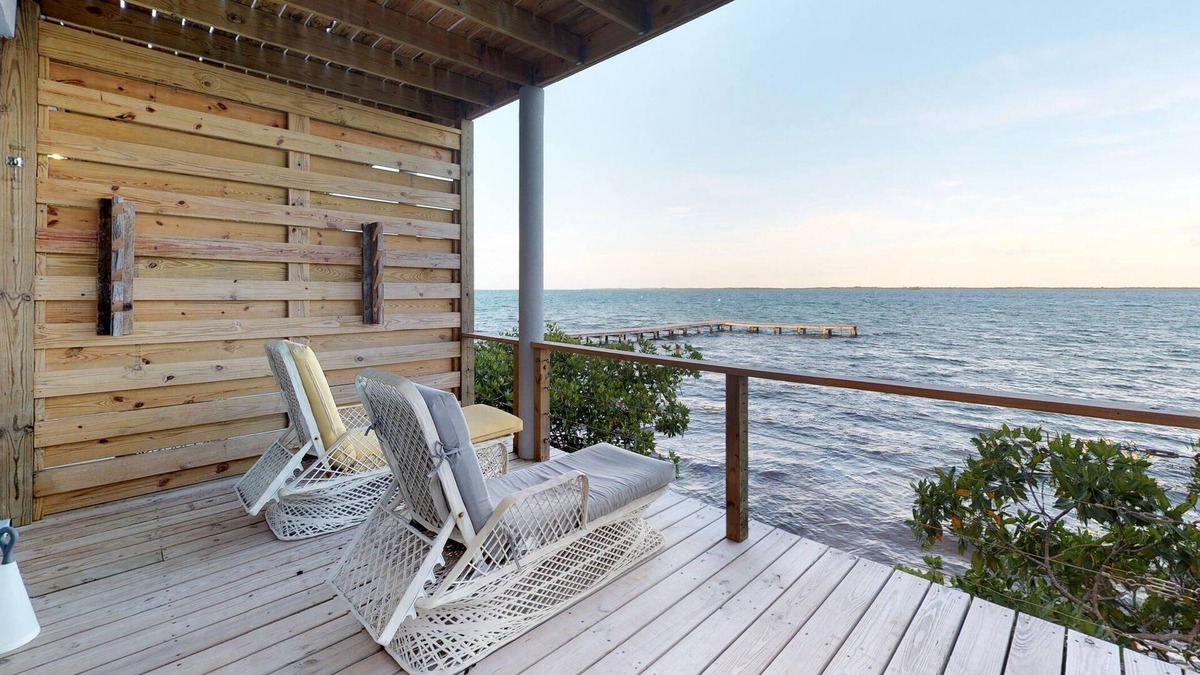 Thatch Caye House | Spectacular Ocean Views Cabana w/Private Oceanfront Balcony & Walk-In Shower