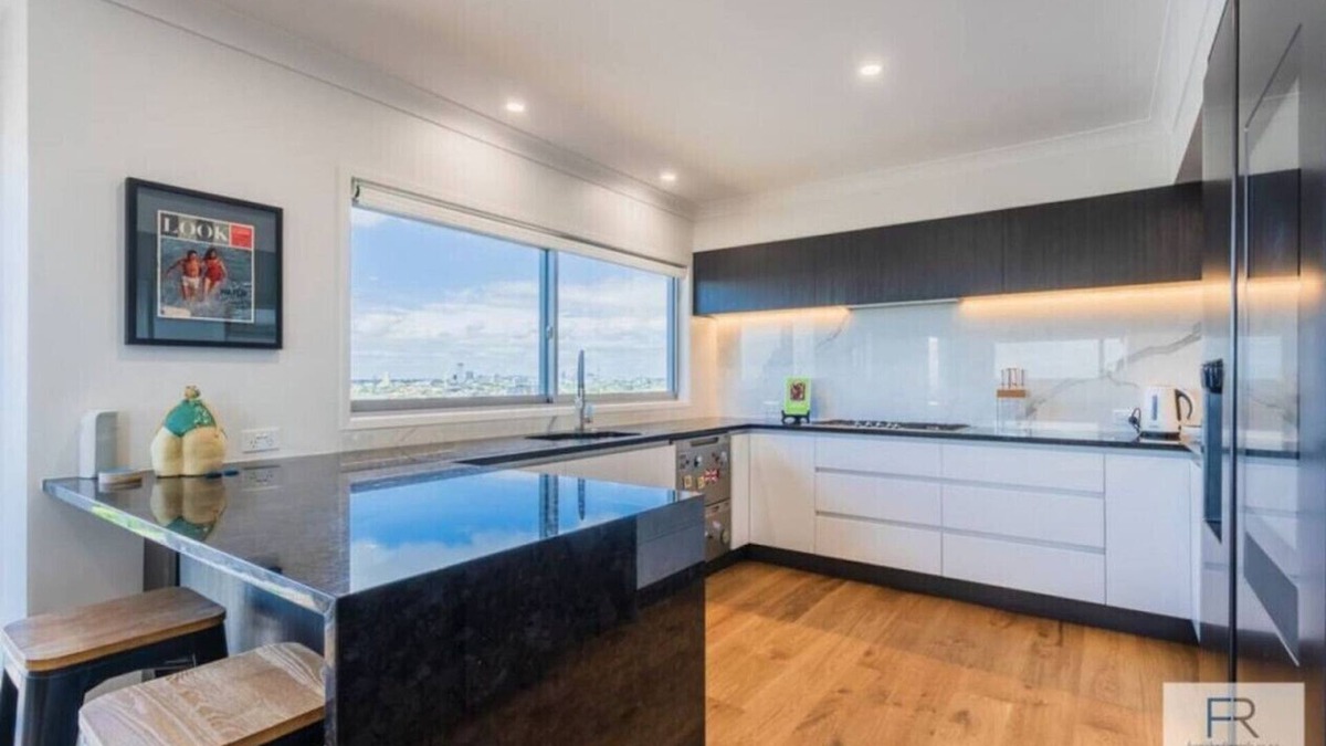 Castor Bay House | Spectacular Ocean Views - Castor Bay