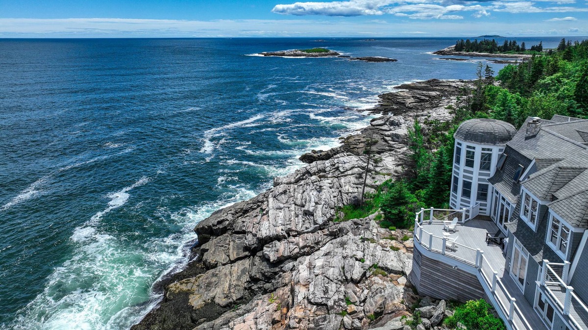 Georgetown House | Spectacular oceanfront retreat with amazing views, sunroom & washer/dryer