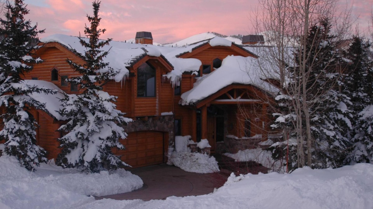 Deer Valley House | Spectacular Private Mountain Home-5 minute, easy walk to Silver Lake ski lifts!