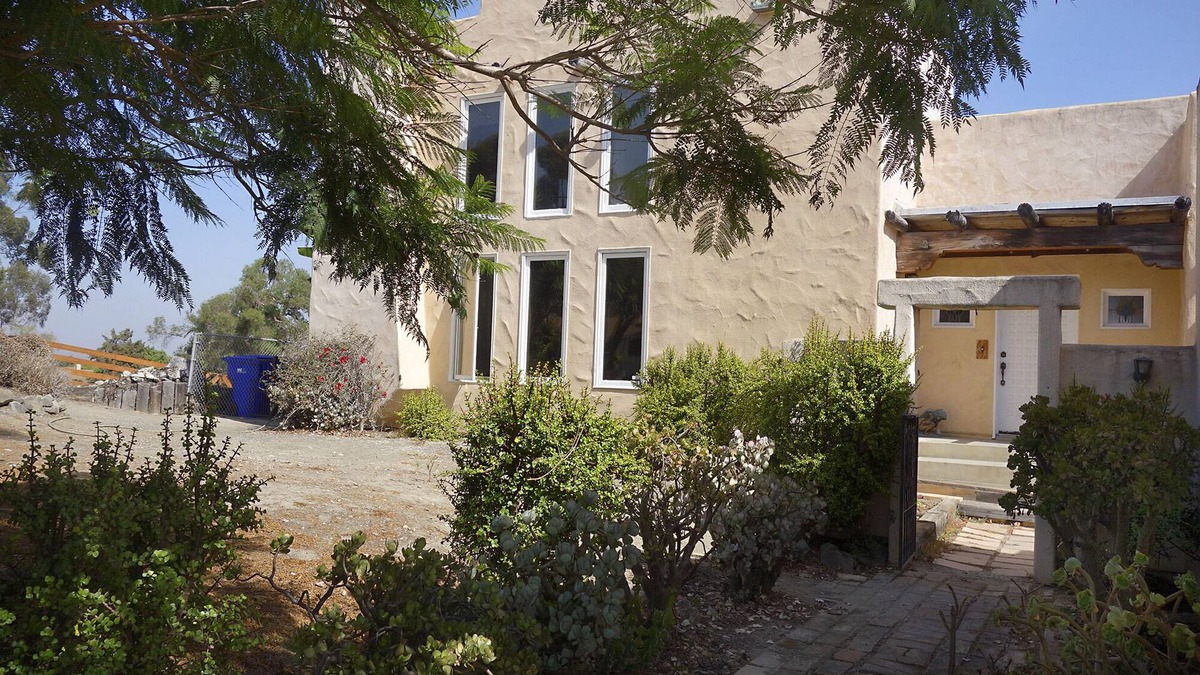 Loma Alta House | Spectacular, quiet Spanish house with great valley views!