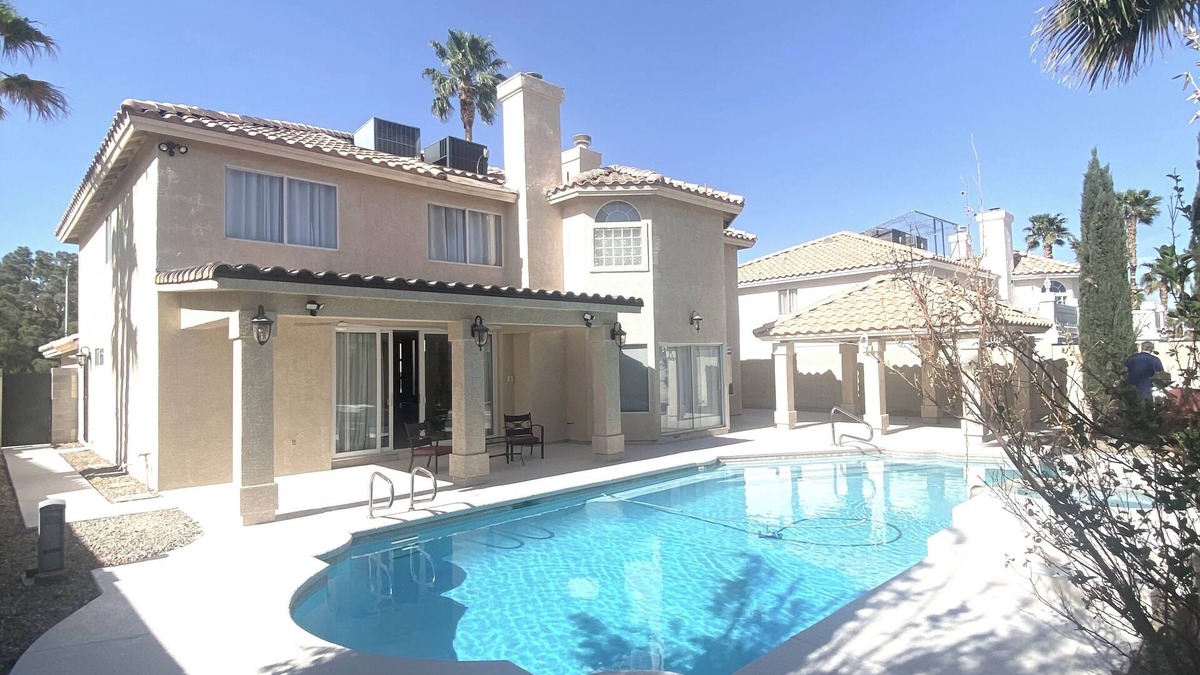 Green Valley House | Spectacular remodeled 5 bedrooms in the Greenvalley area. 30 days minimum rental