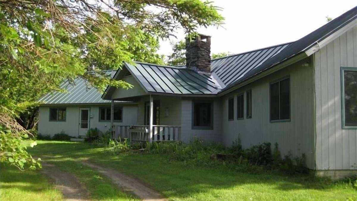 Greensboro House | Spectacular Retreat Overlooking Caspian Lake, Private Dock