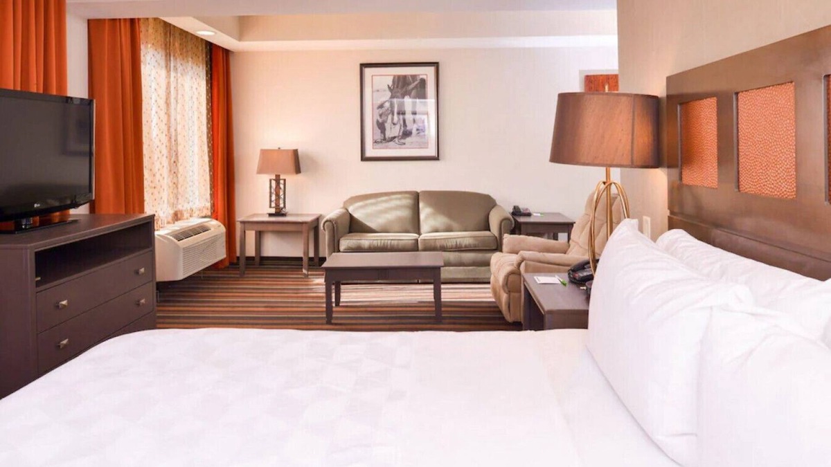 Amarillo House | Spectacular Suite for a Refreshing Stay! Pool, Gym
