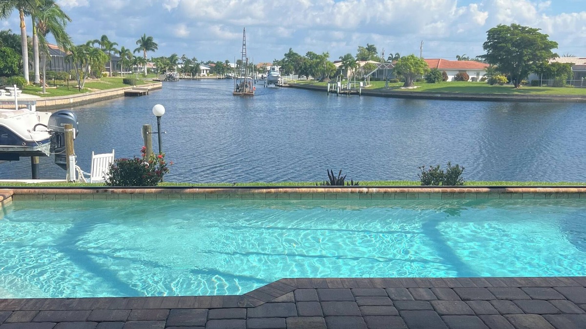 Punta Gorda House | SPECTACULAR VIEW OVER HEATED SALT WATER POOL