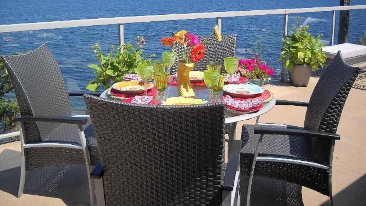 Regional District of Nanaimo House | Spectacular View Ocean Beach House With Water Access, Near Golf Course, Marina