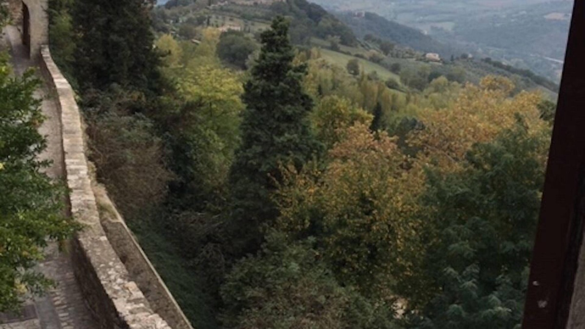 Todi House | Spectacular Views - Charming House in Central Todi