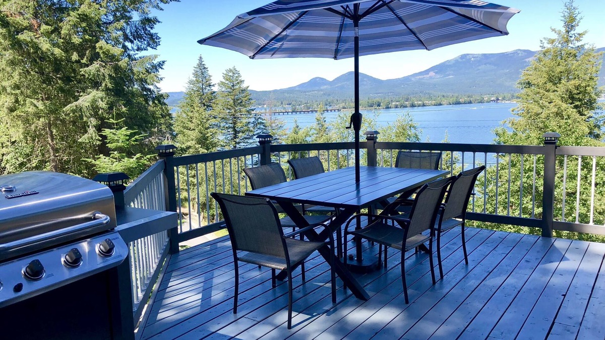 Sandpoint House | Spectacular Views, Fun Dock, & Dog Friendly!