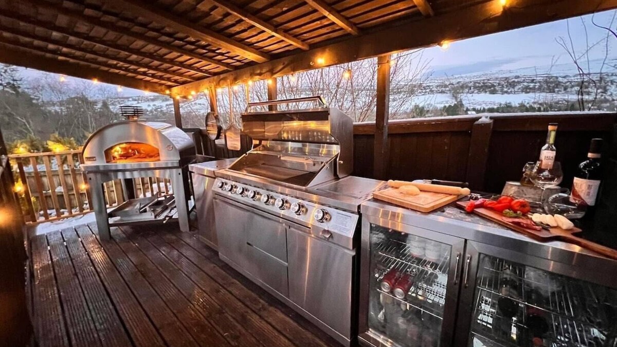 Pontsticill Apartment | Spectacular Views | Pizza Oven & BBQ