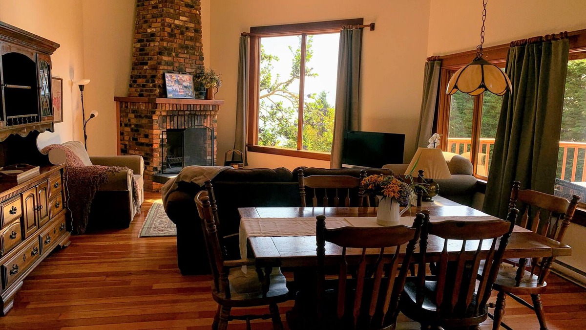 Otter Point House | Spectacular views, near beaches