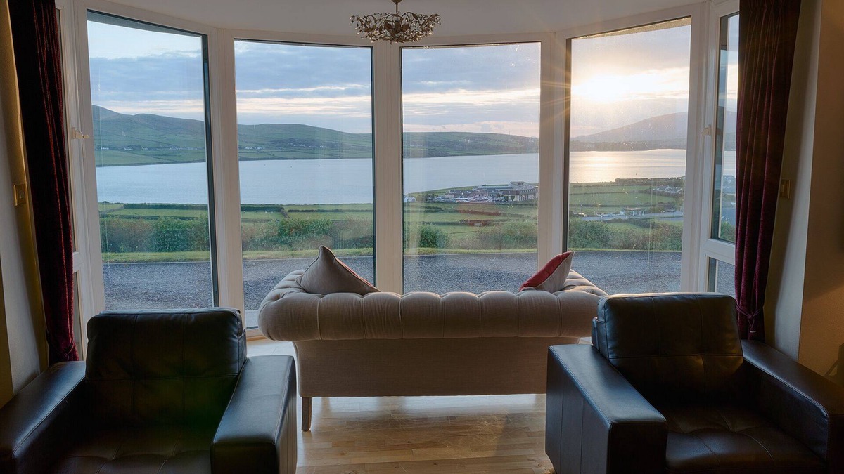 Dingle House | Spectacular views Of Dingle Bay And Town From A Luxurious Home.