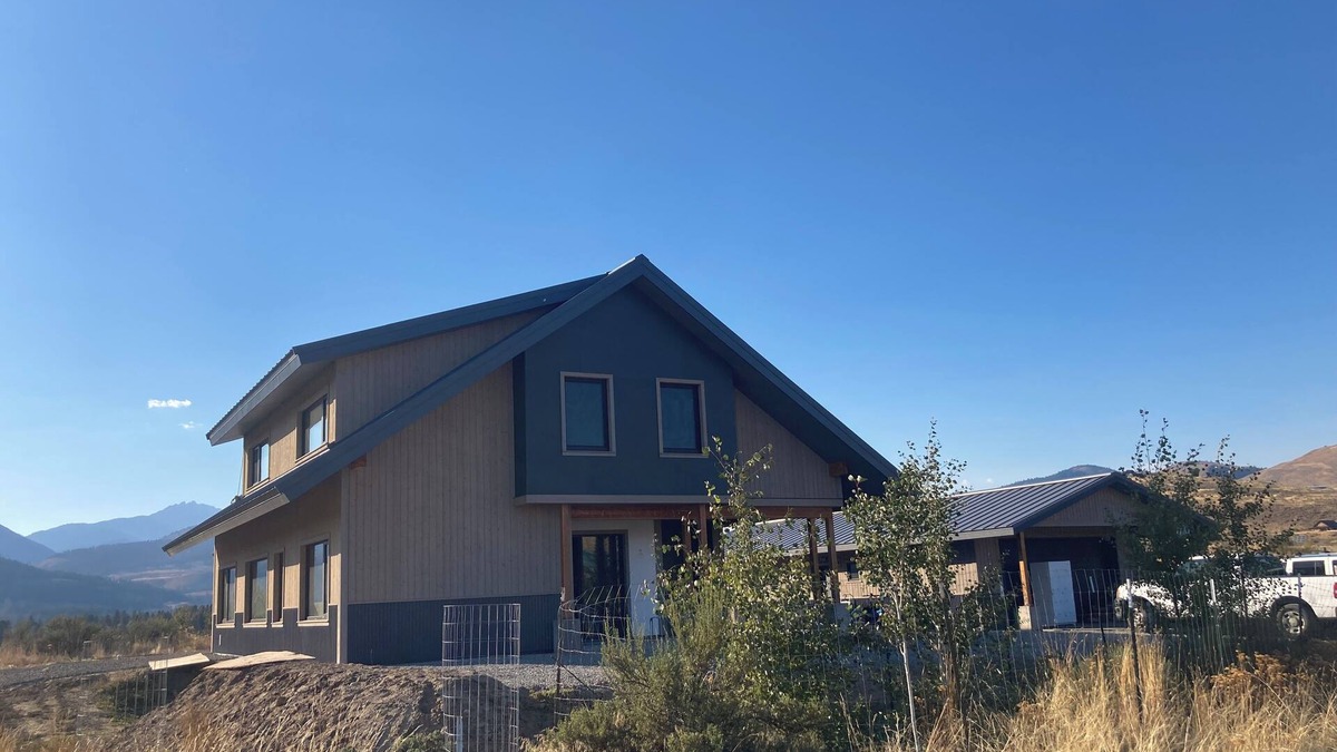 Winthrop House | Spectacular views, spacious, quiet, comfortable, secluded yet walkable to town.