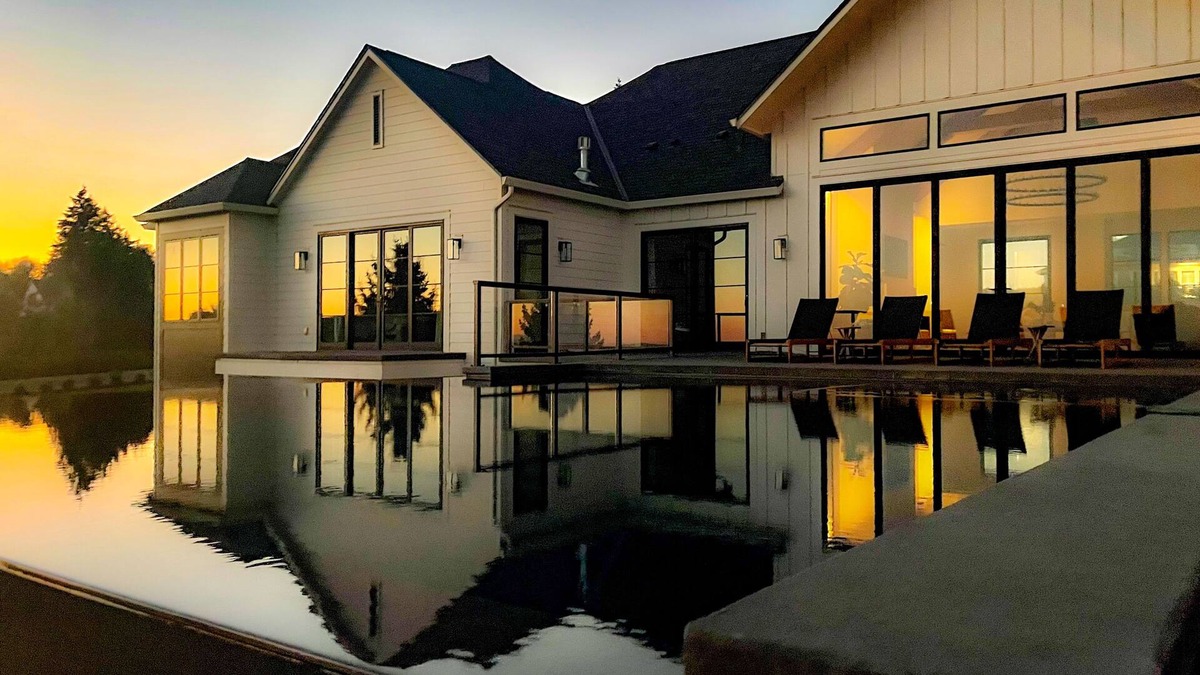 Washougal House | Spectacular Views With Infinity Pool