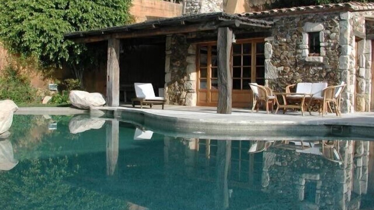Canet de Mar Villa | Spectacular villa on Barcelona coast - Lagoon-style jacuzzi. wifi, a/c
