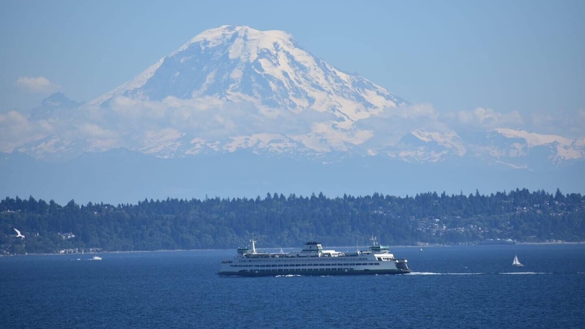 Bainbridge Island House | Spectacular waterfront Bainbridge Island Home. Breathtaking views!