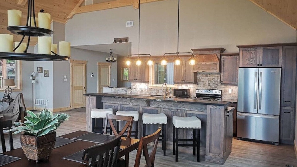 Port McNicoll House | Spectacular Waterfront three Bedroom Home!