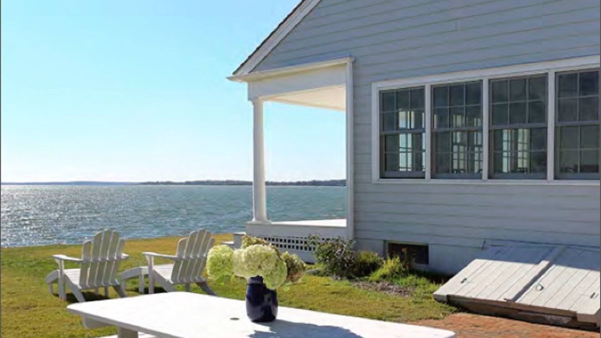 Silver Beach House | Spectacular Waterfront-Best view on island-Tastefully renovated 1929 Cape.