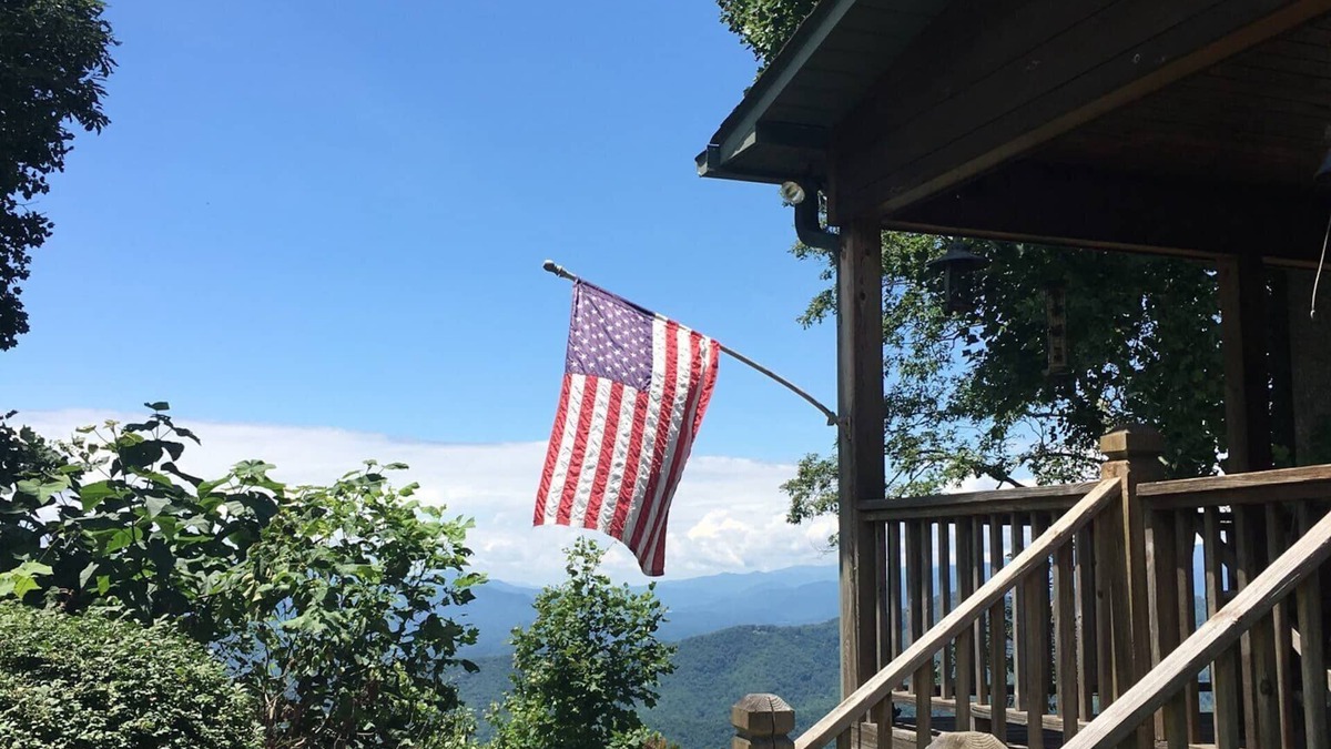 Bryson City Cabin | Spectacular Westward View.