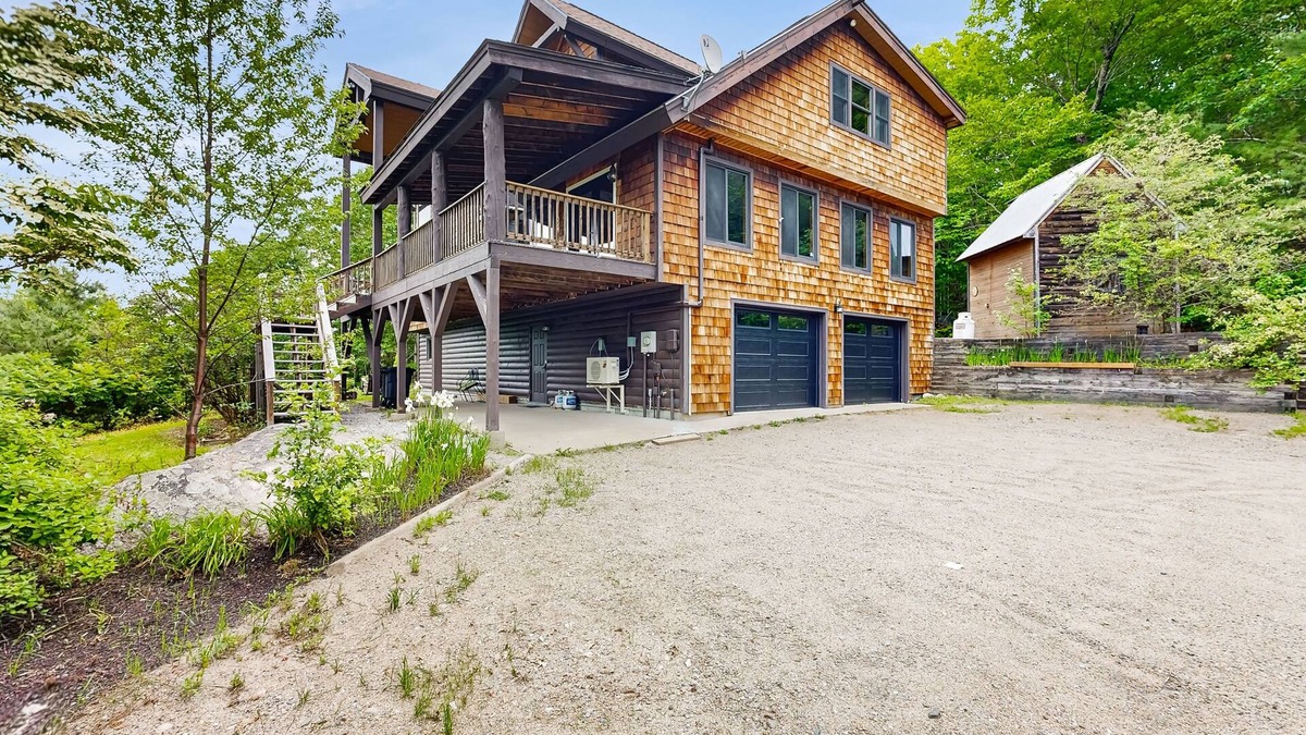 Silver Lake House | Spectacularly updated family mountain lodge w/deck & amazing views