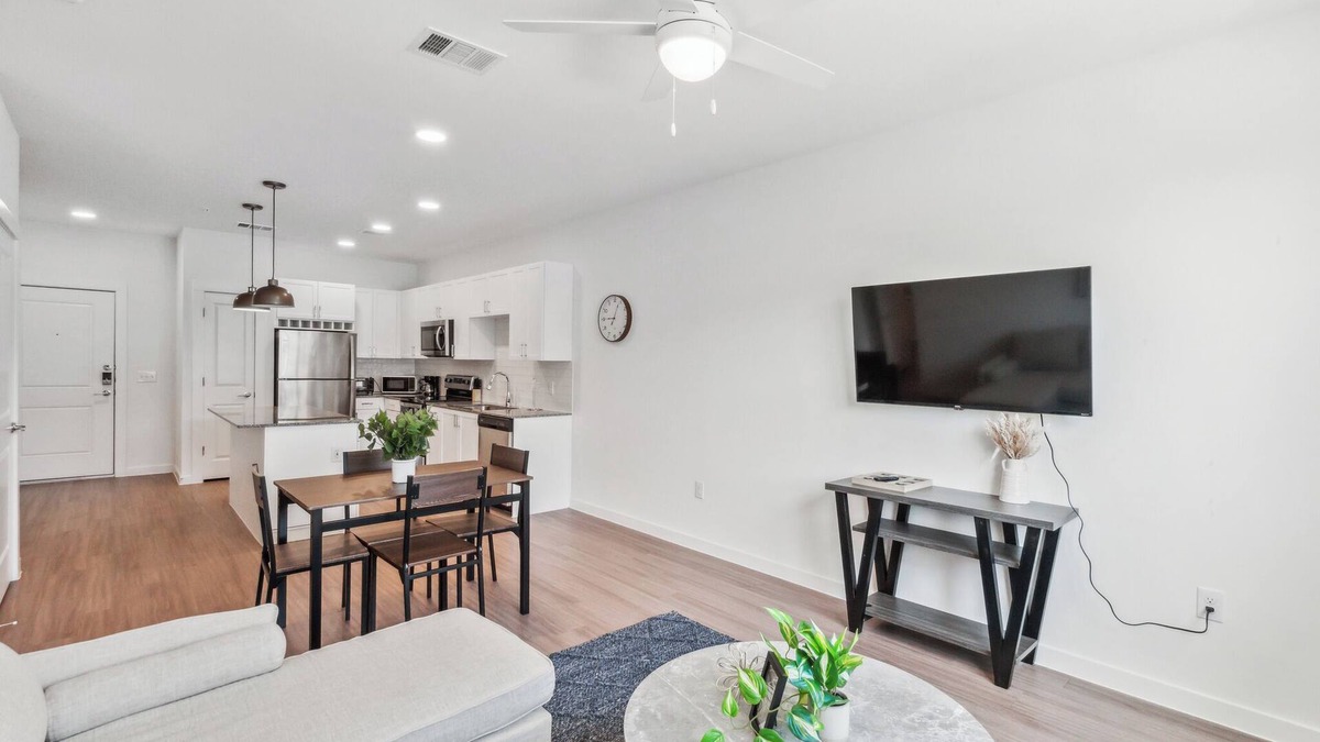 Austin Apartment | Spectra Parks 7310, Stunning Austin Oasis