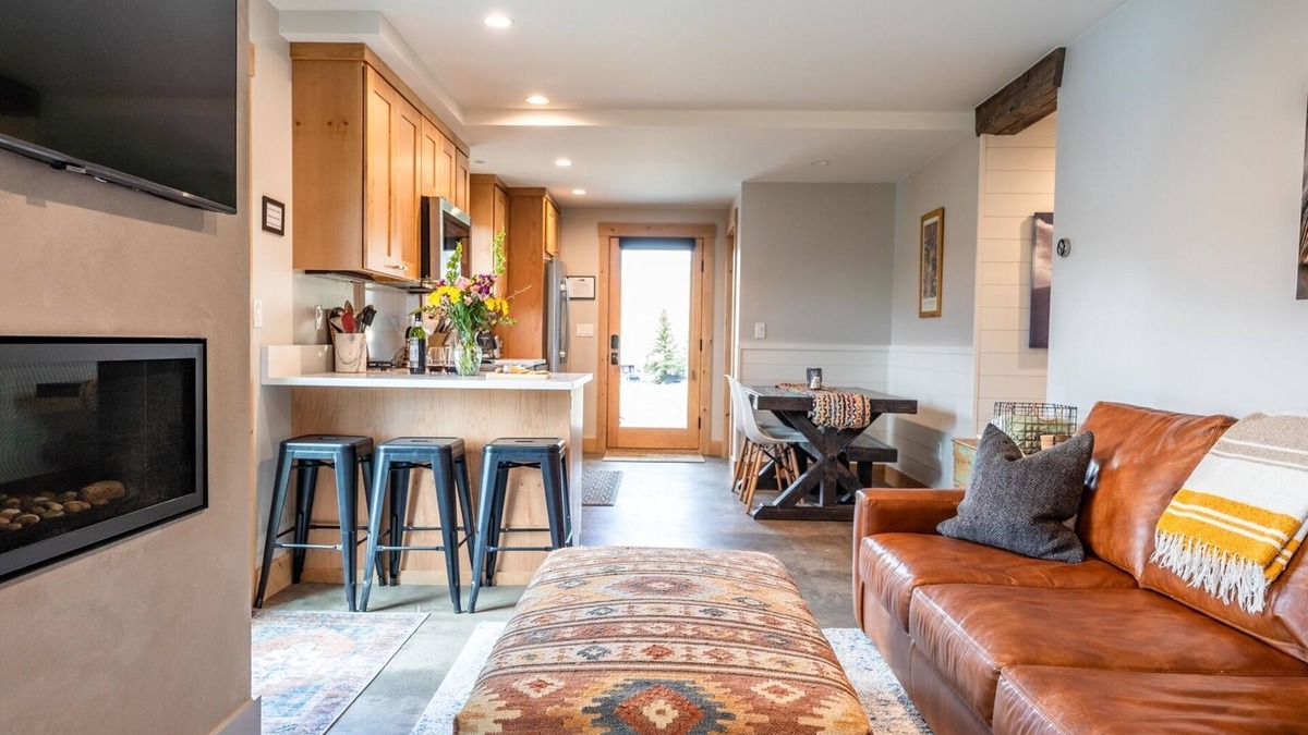 Crested Butte House | Spellbound Cottage/Dog Friendly Perfection on the Mtn. W/Hot Tub & Views!