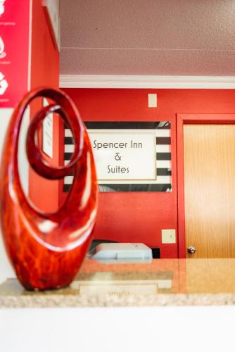 Spencer Hotel | Spencer Inn & Suites