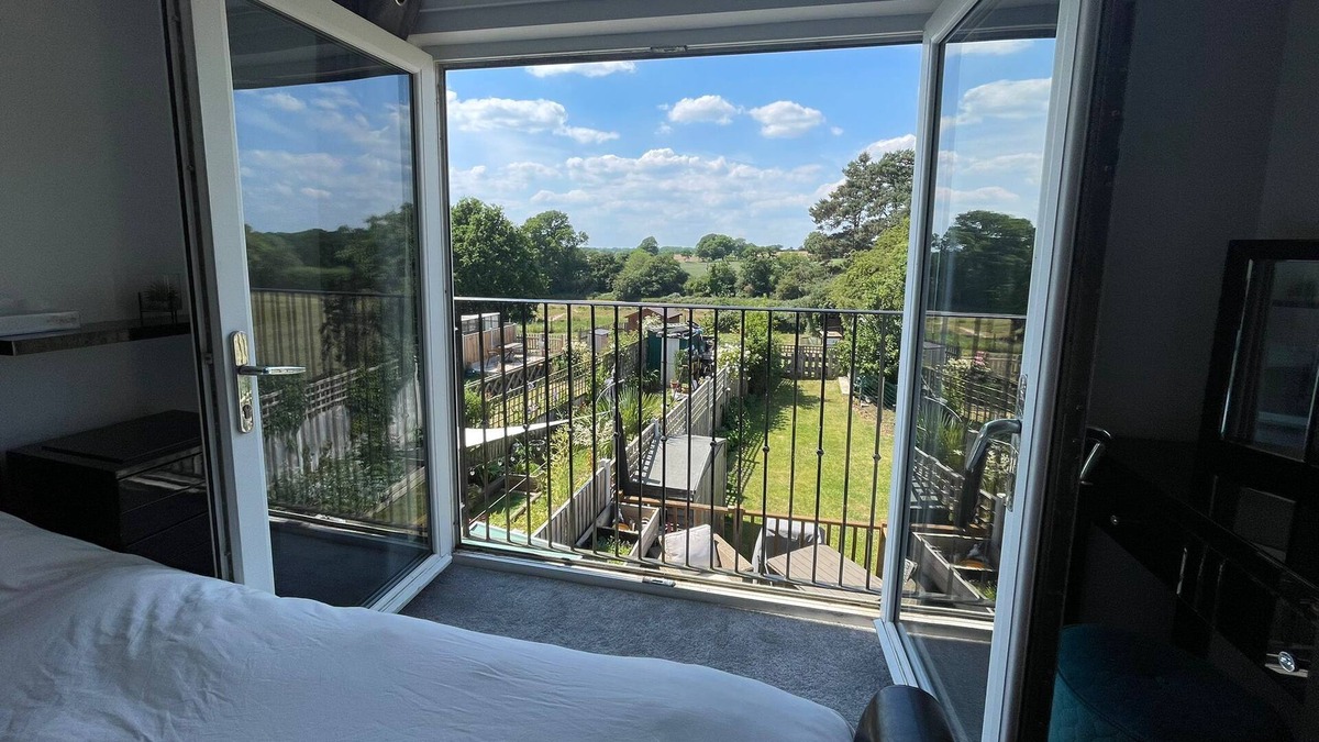 Braintree House | Spencer Square- A lovely 2 bedroom property in Bocking with cats
