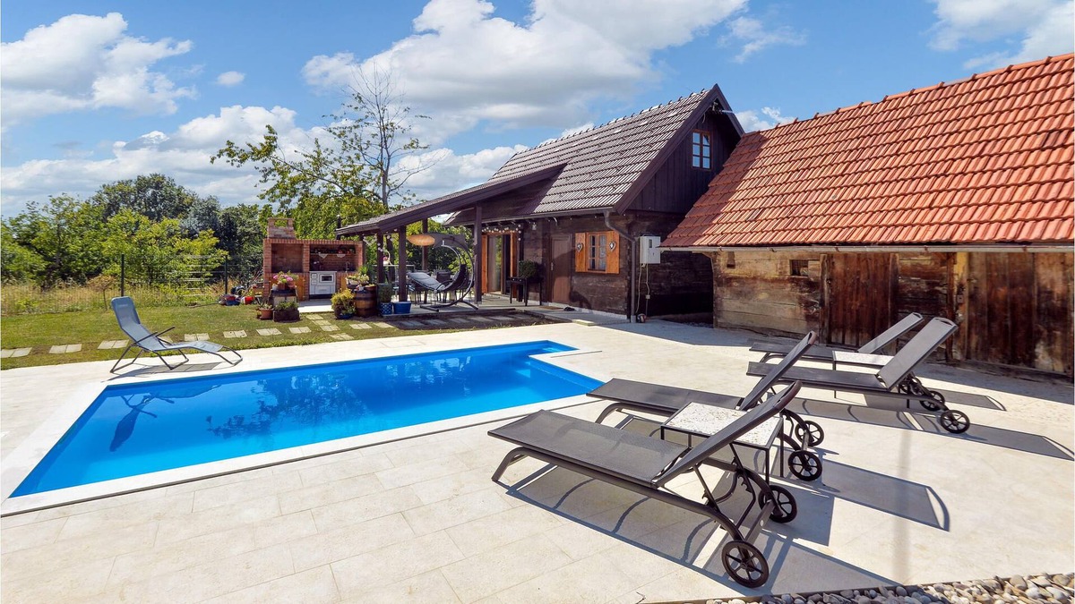 Strmec Stubicki House | Spend a carefree vacation in this modern furnished vacation home with pool.