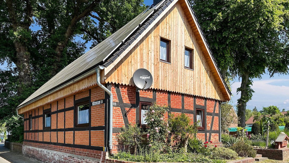 Lilienthal House | Spend a relaxing family vacation in a suburb of Bremen in this pleasant vacation home.
