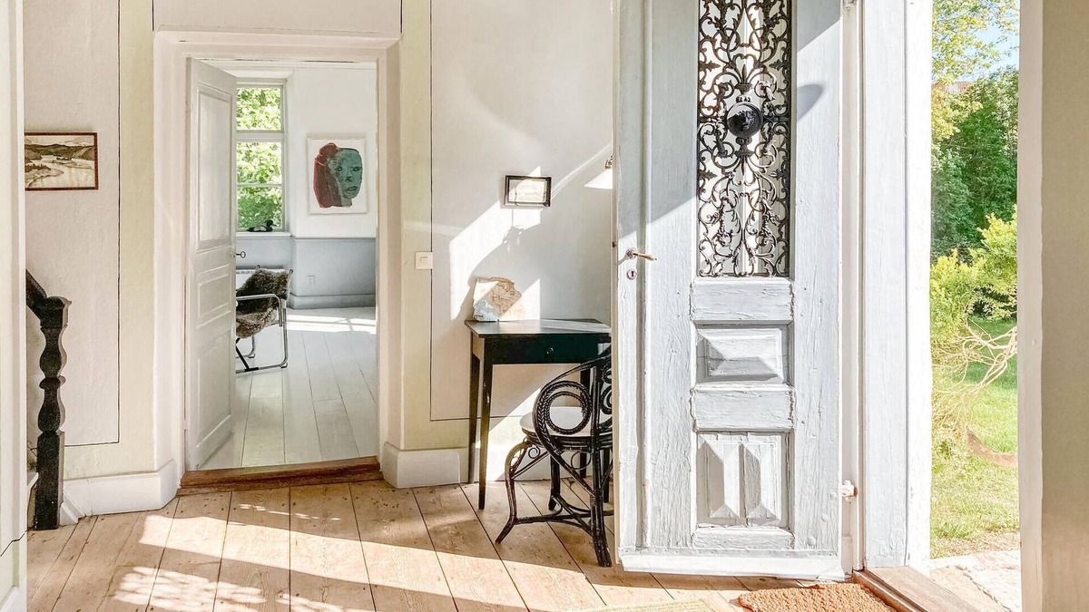Hemse House | Spend a relaxing holiday in this holiday home with sauna.