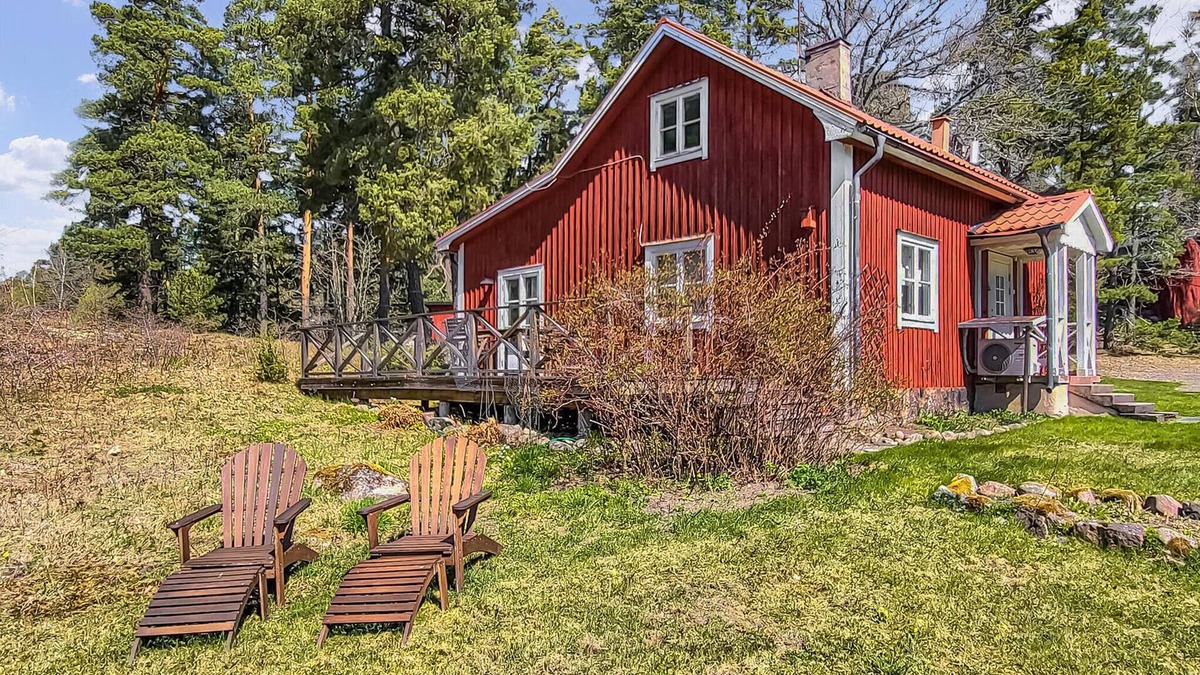 Rimbo House | Spend an active family vacation by the lake, Skedviken