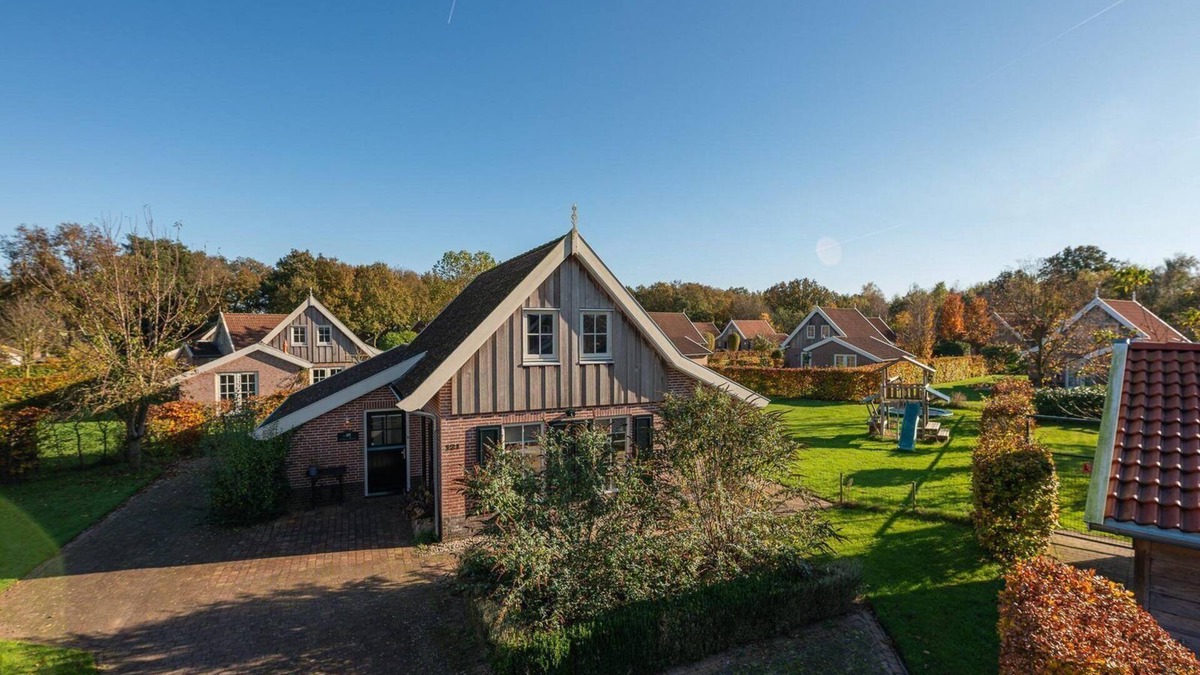 Hoge Hexel House | Spend an unforgettable vacation with friends and family in this beautiful vacation home at vacation park Buitengoed Het Lageveld.