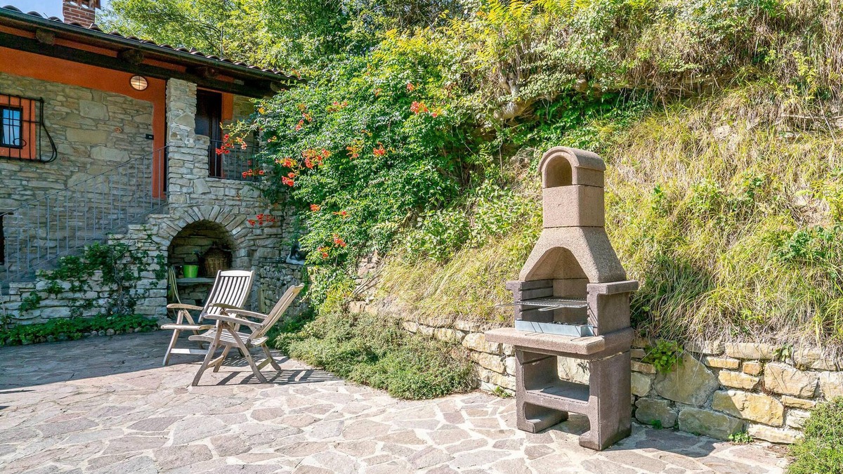 Bossolasco Apartment | Spend relaxing vacations in the vineyards of Bossolasco.