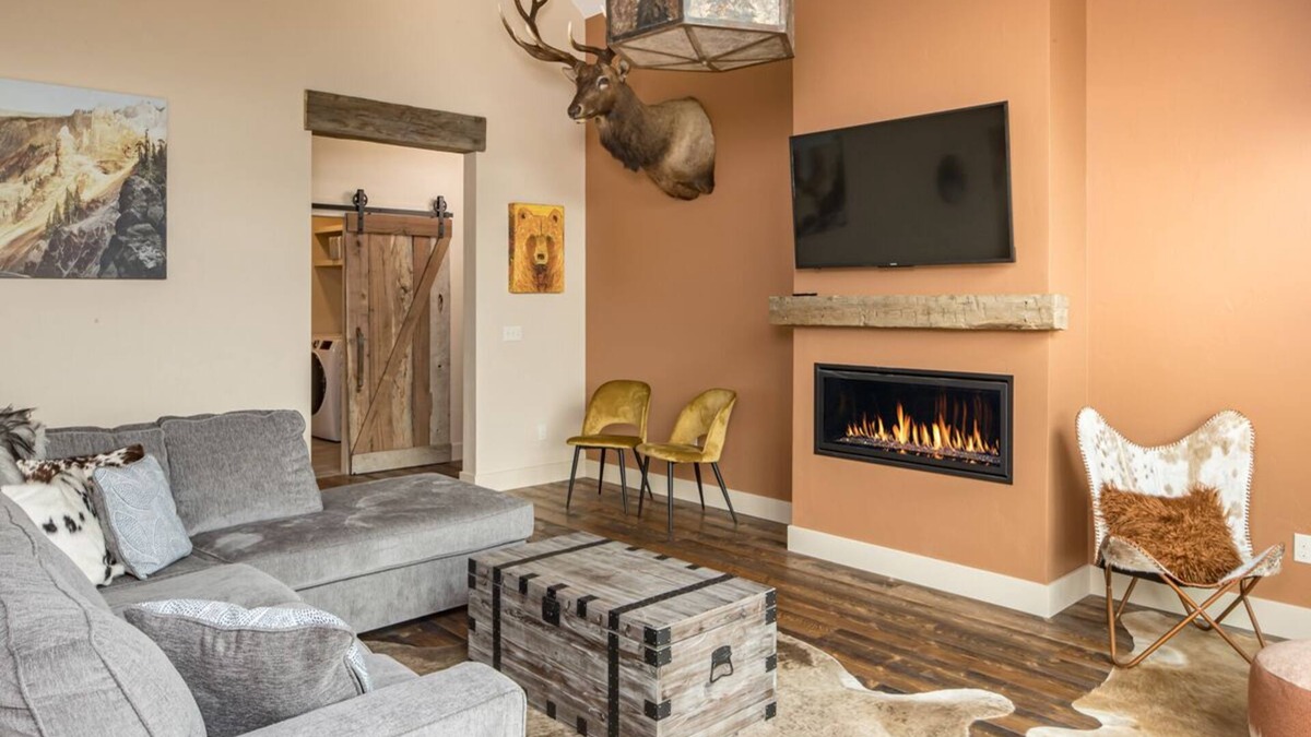 Big Sky Ski Chalet | Spend the Holidays Here! Chalet with Mountain Views, Near Town Center!