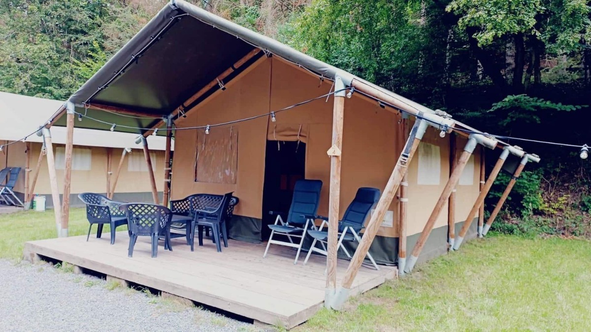 Smuid House | Spend the night in the middle of the Ardennes in your own Safari tent!