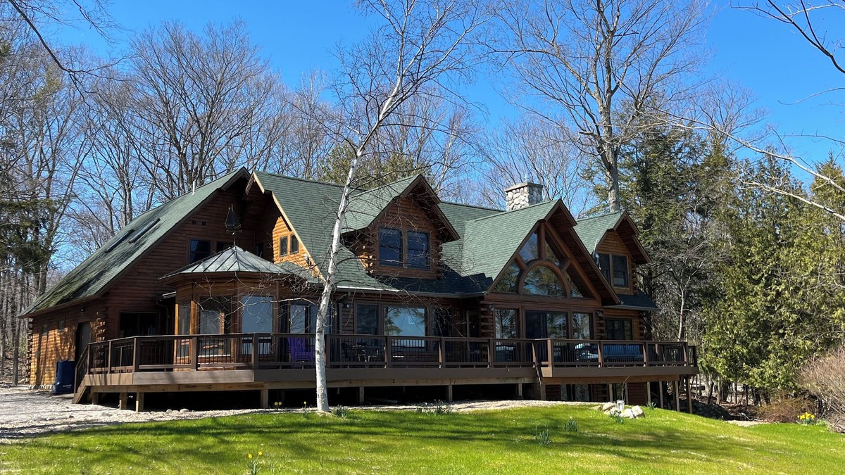 Northport Cabin | Spend the summer at this pristine house on Grand Traverse Bay!