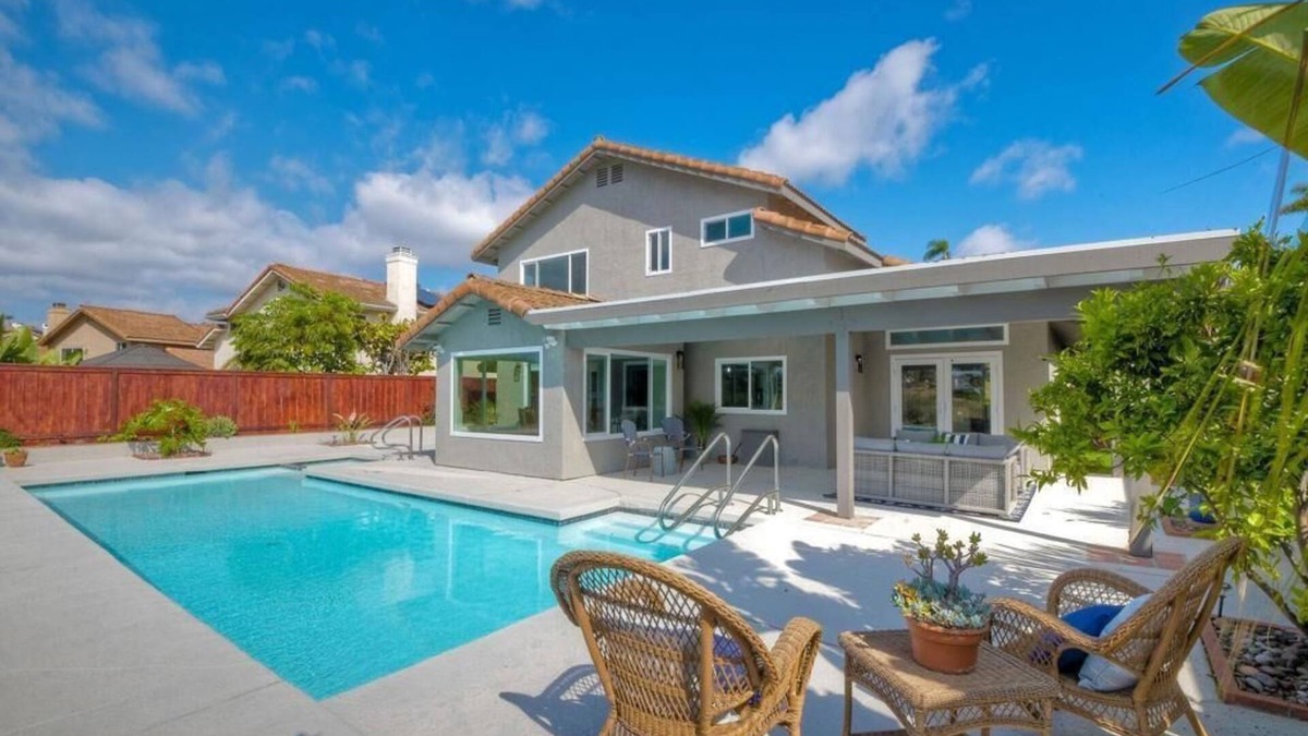 Mira Costa House | Spend your time in this luxury home overlooking Private Golf Course