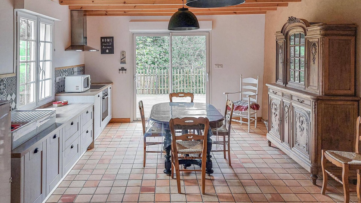 Selles House | Spend your vacation in this practical cottage in the quiet nature in Selles.