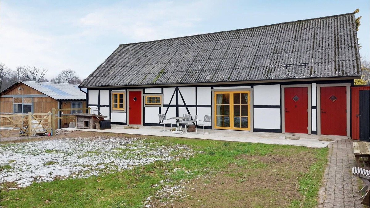 Jonstorp House | Spend your vacation on a horse farm!