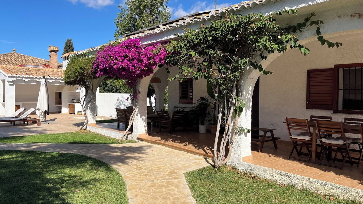 Betera Ski Chalet | Spendide Villa a 20min Valencia & beaches