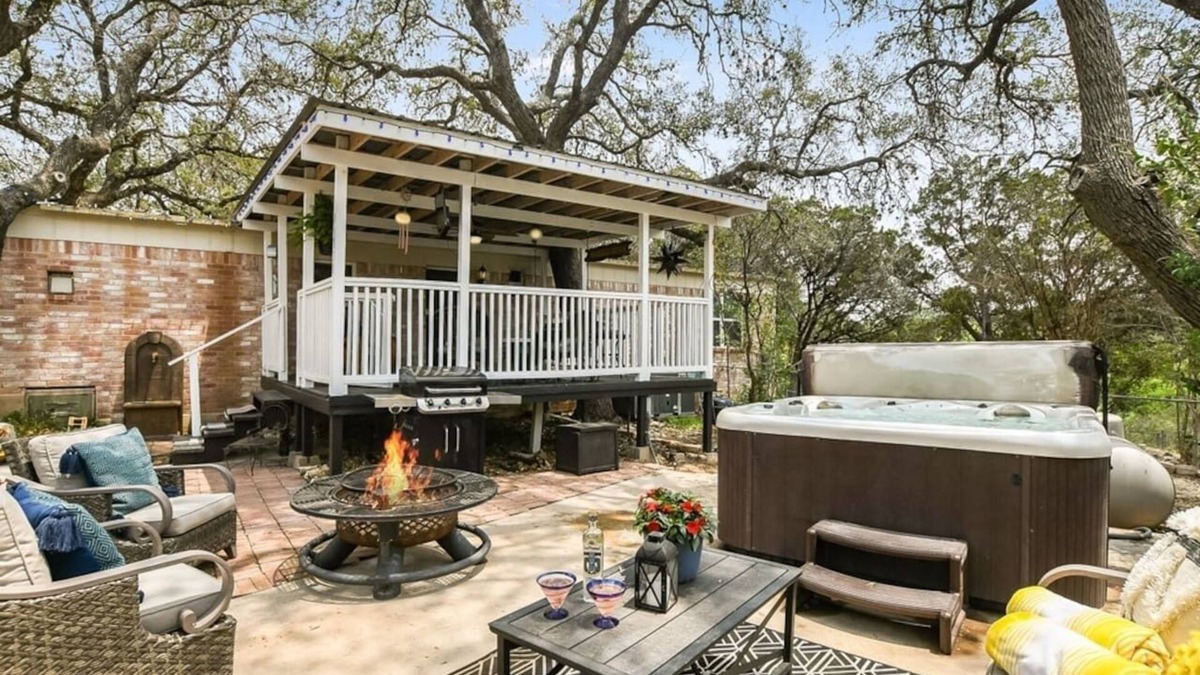 Pedernales Bend House | Spicewood, Lake Travis, Pedernales, Hot Tub, Fire Pit, Porch Swing