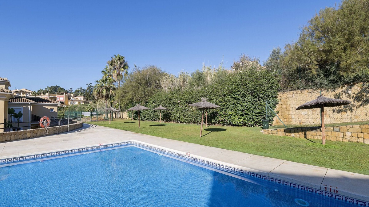 Guadiaro House | SPIKES - Large apartment in resort with shared pool close to the beach - Free Wifi
