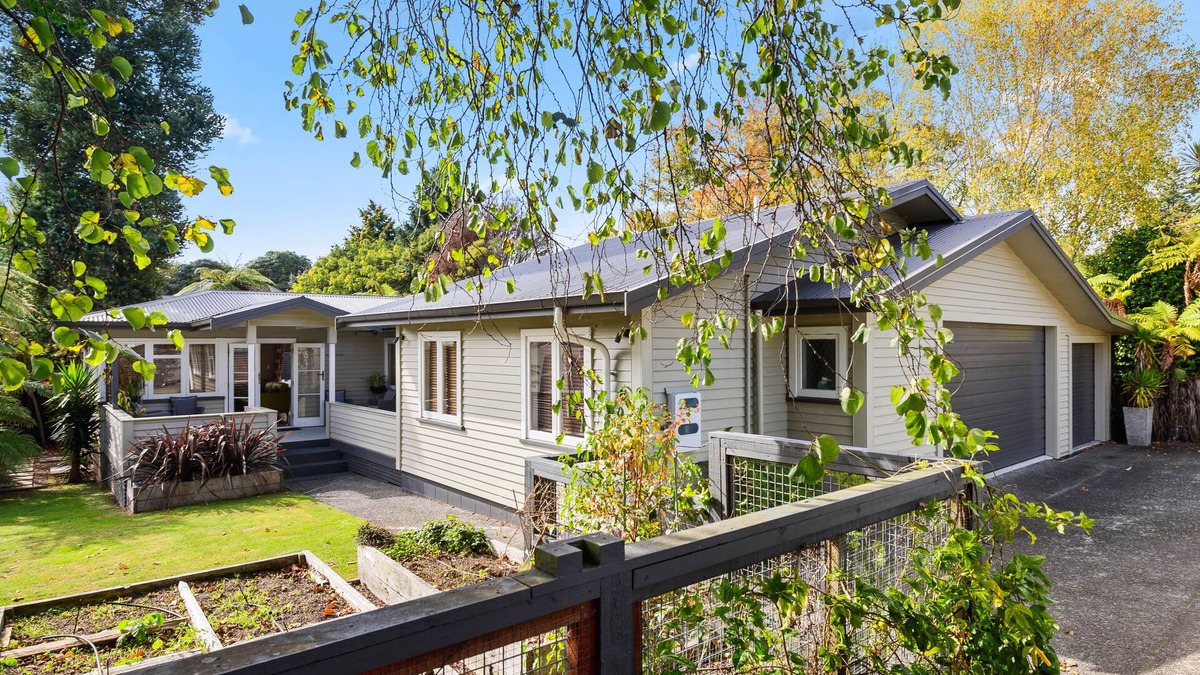 Lynmore House | SPIN AT REDWOODS MUCH LOVED LYNMORE HOME A STONE'S THROW FROM REDWOOD FOREST