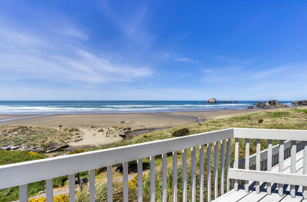 Bandon House | Spindrift Oceanfront Home - The Helm