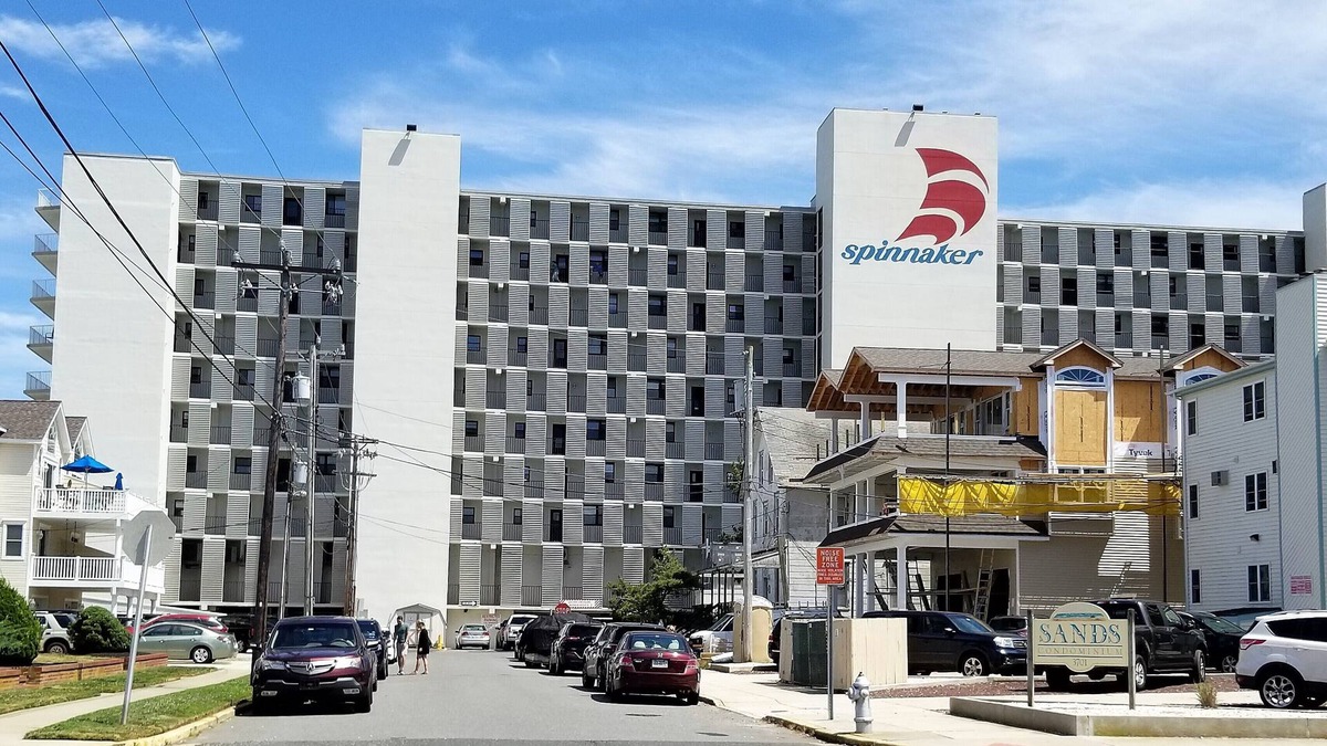 Sea Isle City Condo | Spinnaker 2 Bedroom 2 Bath Condo. Elevator