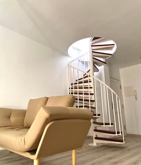 Figueres Apartment | Spiral Stairs Duplex