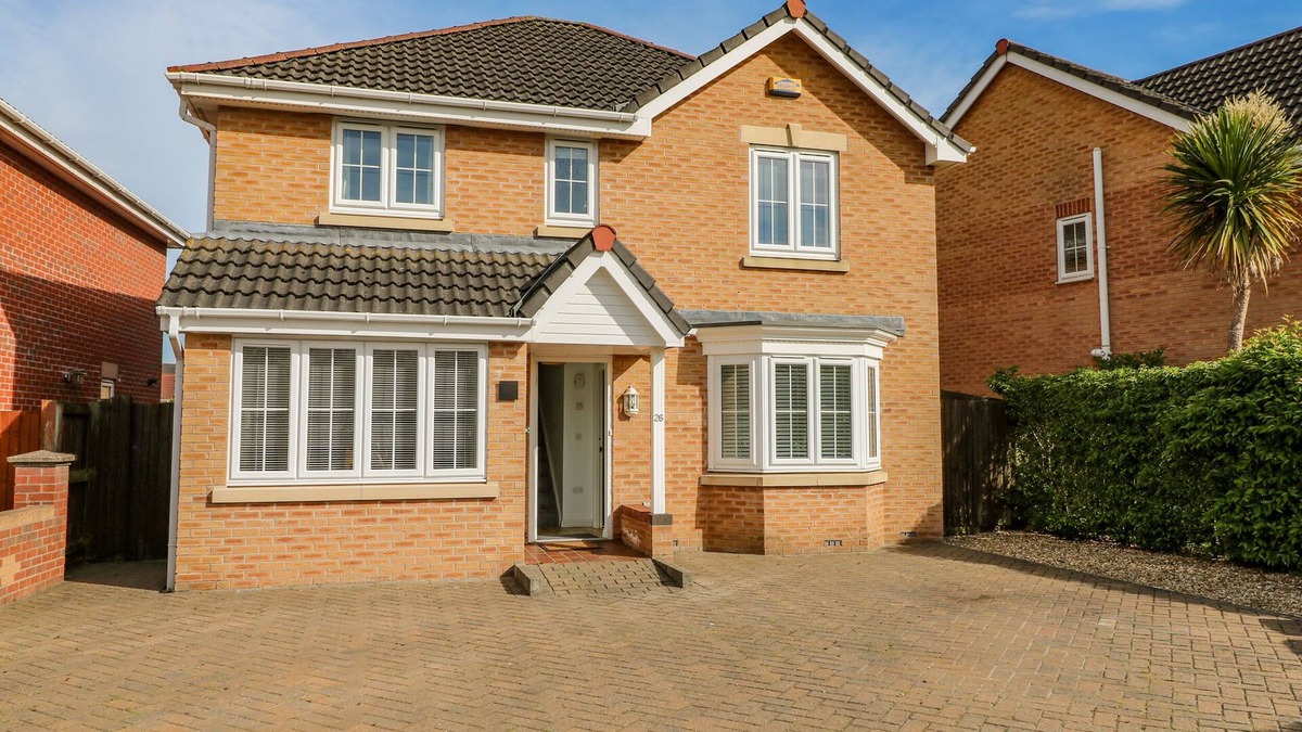 Chesterfield House | SPIRE HAVEN, family friendly, with a garden in Chesterfield