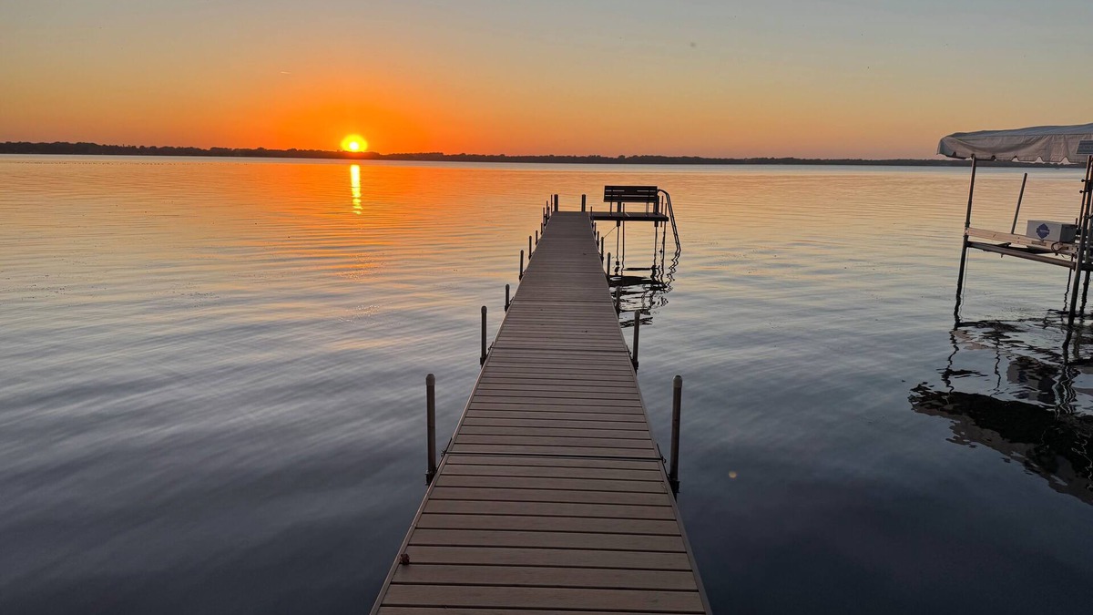 Spirit Lake Cottage | Spirit Lake Retreat - New 2-bedroom lakefront guest cottage in Orleans